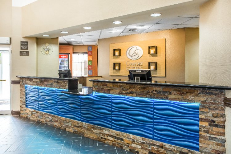 Comfort Suites - Spacious King Suites