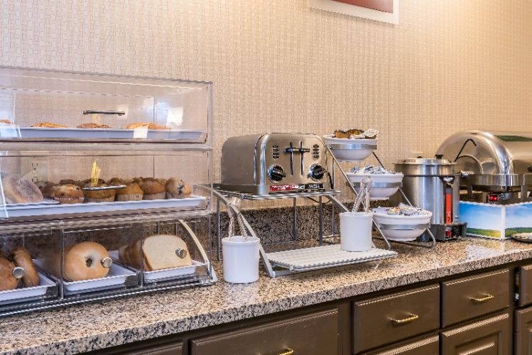 Comfort Suites - Indoor Heated Pool