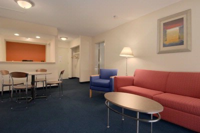 Red Roof Inn Hotel Myrtle Beach - Double Suite Living Room