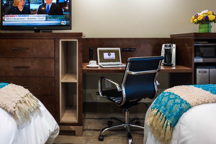Kenilworth Inn - Our 2-room Executive Suite