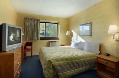 Days Inn Wausau North - King Room