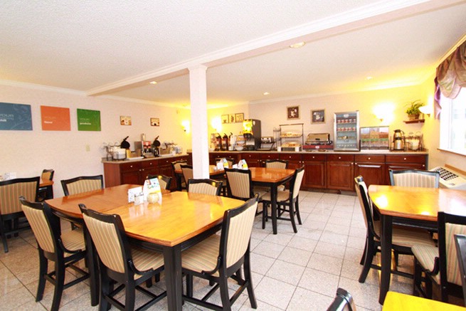 Comfort Inn Kirkland - Breakfast Room
