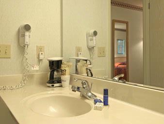 Holiday Inn Express - Bathroom