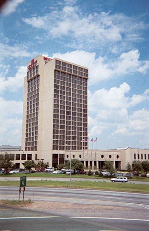 Crowne Plaza Dallas Market Center - 