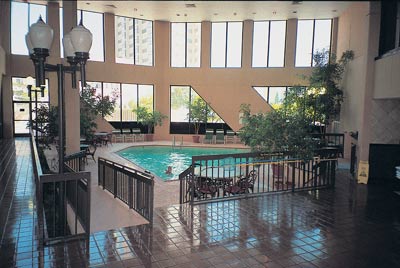Crowne Plaza Dallas Market Center - 