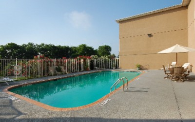 Quality Inn - Sparkling Pool