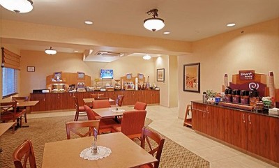 Holiday Inn Express Hotel & Suites Springfield - 