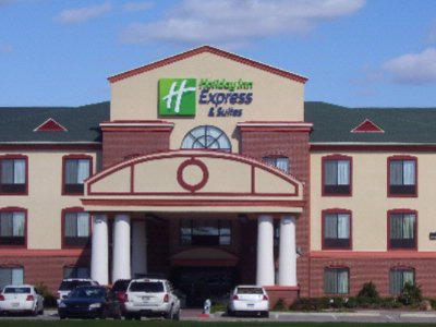 Holiday Inn Express Hotel & Suites