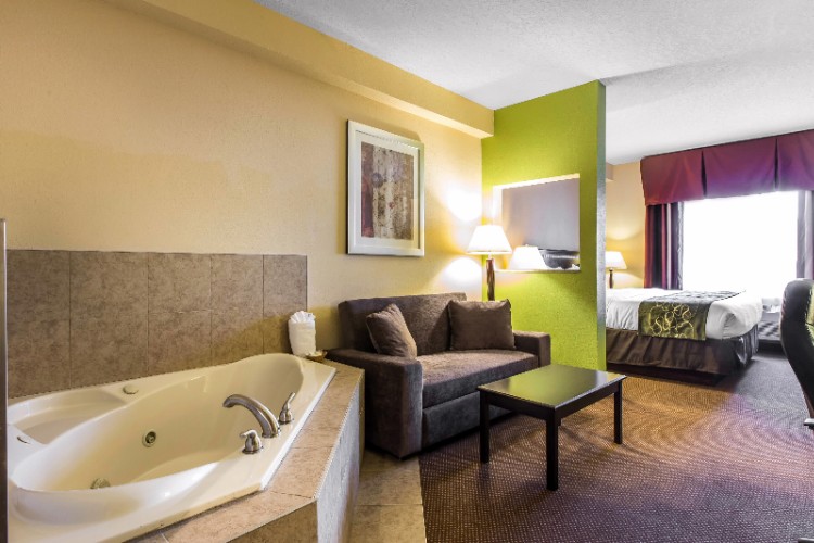 Comfort Suites Forsyth - King Room Suite Wtih Extra Sitting Area.