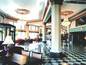 Broadview Hotel - Beautiful Historic Lobby
