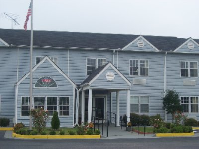 Microtel Inn - 