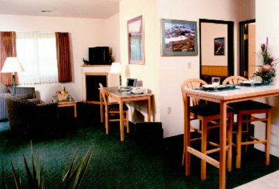 Hawthorn Suites - Kitchenett Suite