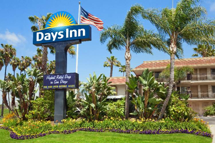 Days Hotel Hotel Circle by Seaworld - 