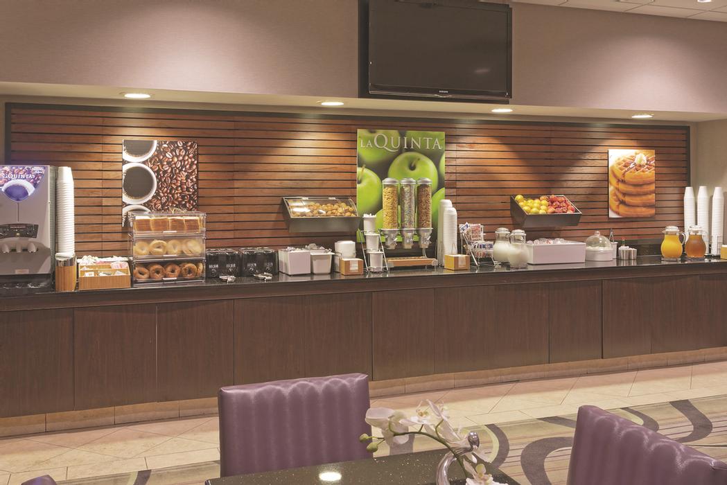 La Quinta Inn & Suites La Palma - Room With 2 Full Beds