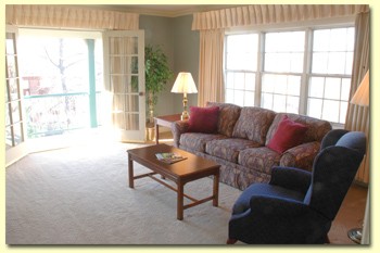 The Senate Suites Hotel - Get An Apartment Style Suite For A Better Price Than Just A Room With A Bed