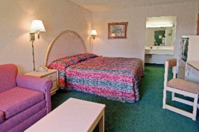 Knights Inn (formally Days Inn) - 