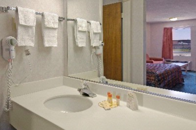 Knights Inn (formally Days Inn) - 