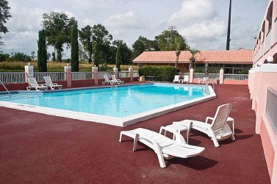 Largest Hotel Pool In Gainesville And Alachua Areas