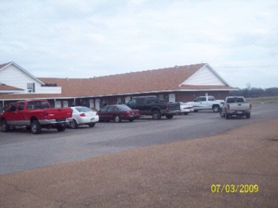 Royal Inn & Suites - 