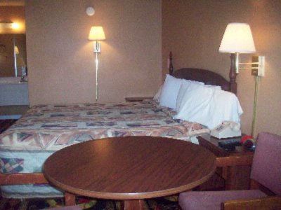 Royal Inn & Suites - King-size Bed