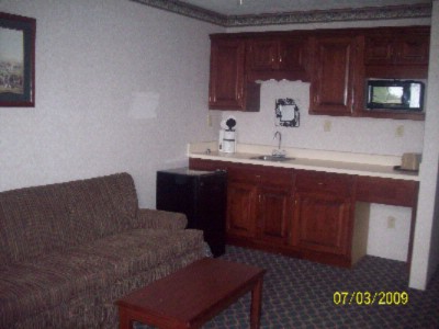 Royal Inn & Suites - 