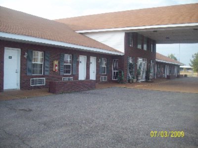 Royal Inn & Suites - 