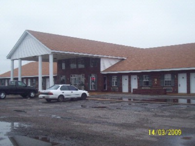 Royal Inn & Suites - 