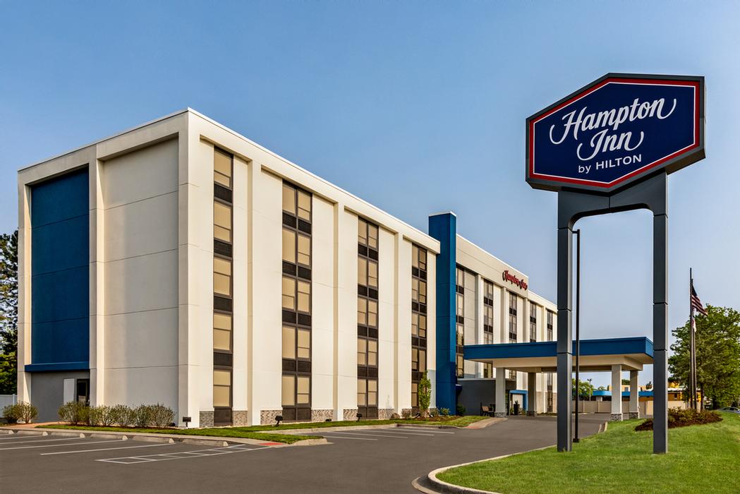 The Hampton Inn O'hare Welcomes You