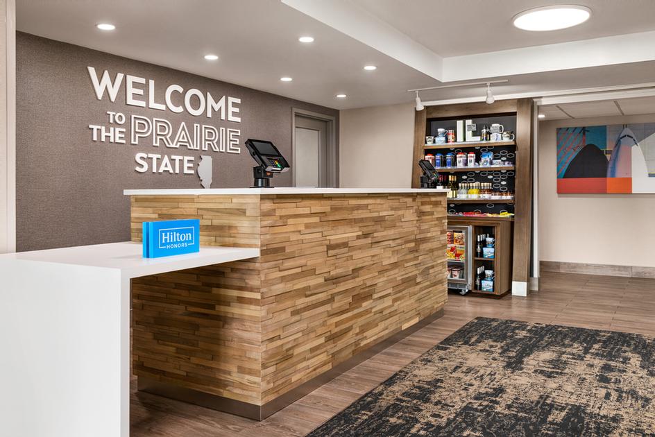 Hampton Inn O'hare - King Deluxe Rooms Available