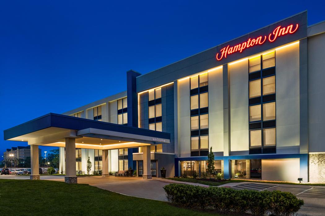 Hampton Inn O'hare - Enjoy Our Hot Breakfast Buffet