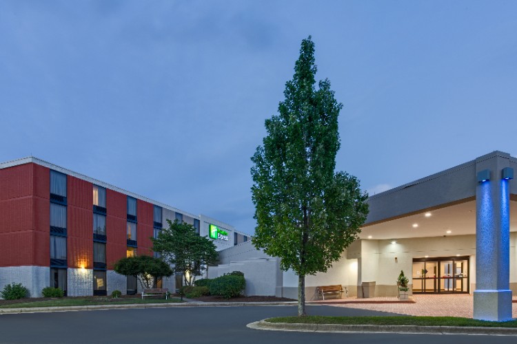 Image of Holiday Inn Express in Wilkesboro