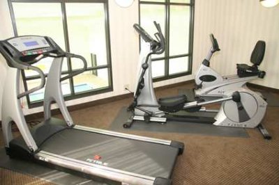 Hampton Inn & Suites - 