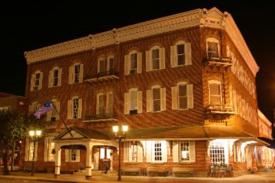 Island House Port Clinton - Come Be A Part Of History!