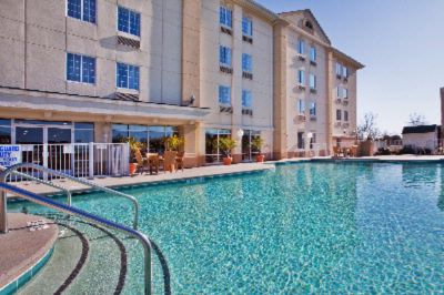 Holiday Inn Express - Pool Area