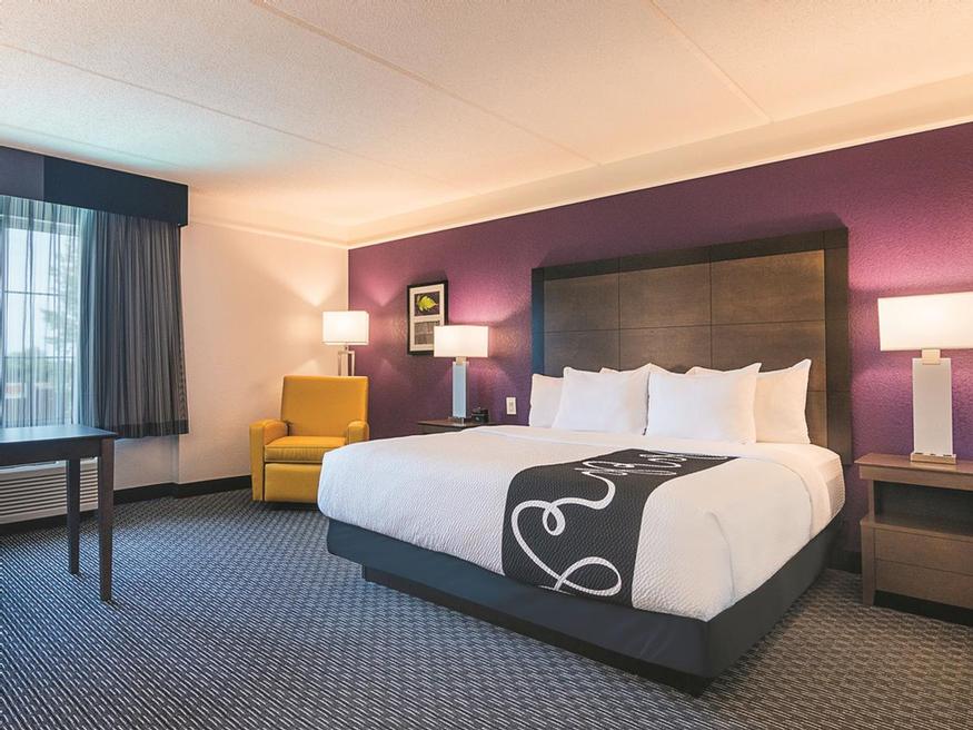 La Quinta Inn & Suites - 