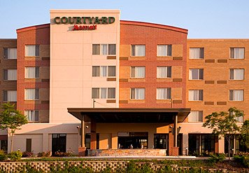 Courtyard by Marriott Schaumburg - 