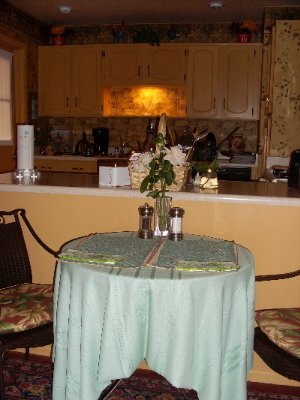 The Annabel Inn B & B - Bistro Setting Near Kitchen