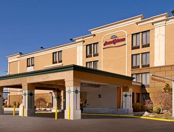Howard Johnson Inn - 