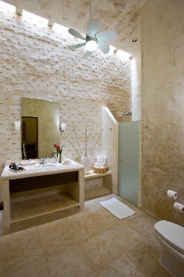 Hacienda Misne Hotel Indigo - Spacious Bathroom In Every Room