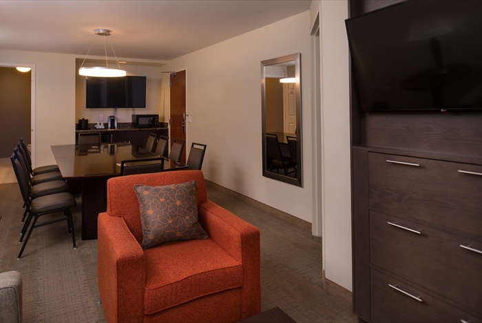 Holiday Inn & Suites Chicago O'hare / Rosemont - Boardroom Suite