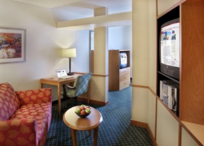 Fairfield Inn & Suites Marriott Newark Airport - Fairfield Inn's Executive Suites