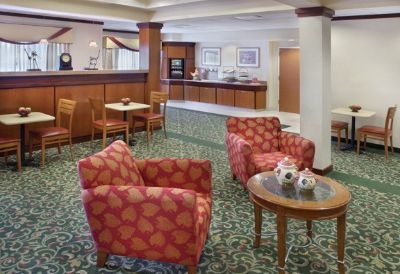 Fairfield Inn & Suites Marriott Newark Airport - Fairfield Inn And Suites Breakfast Area