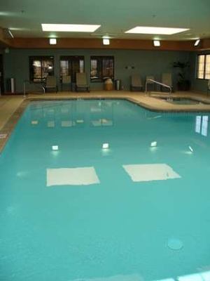 Hampton Inn & Suites - Pool Area
