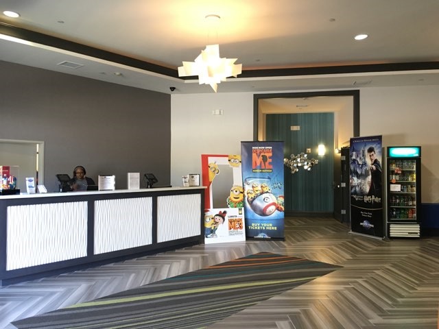 Hampton Inn & Suites Los Angeles / Burbank Airport - 
