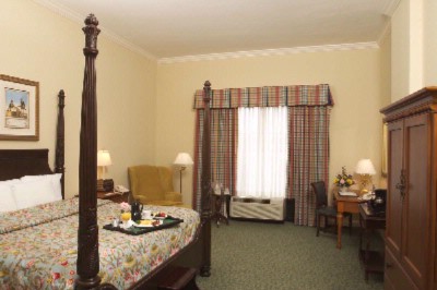 Doubletree Hotel Historic Savannah - King Room
