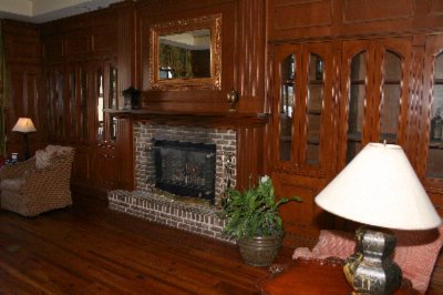 Doubletree Hotel Historic Savannah - Library