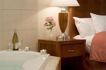 Hilton Garden Inn Historic Savannah - King Whirlpool Suite
