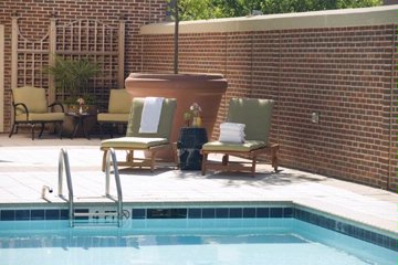Hilton Garden Inn Historic Savannah - Pool Terrace