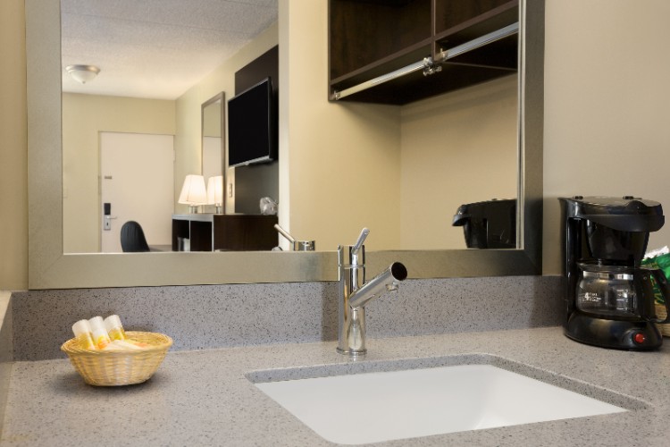 Days Inn & Suites - Jacuzzi Suite