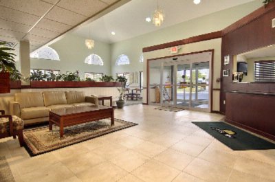 Days Inn & Suites - Lobby Area